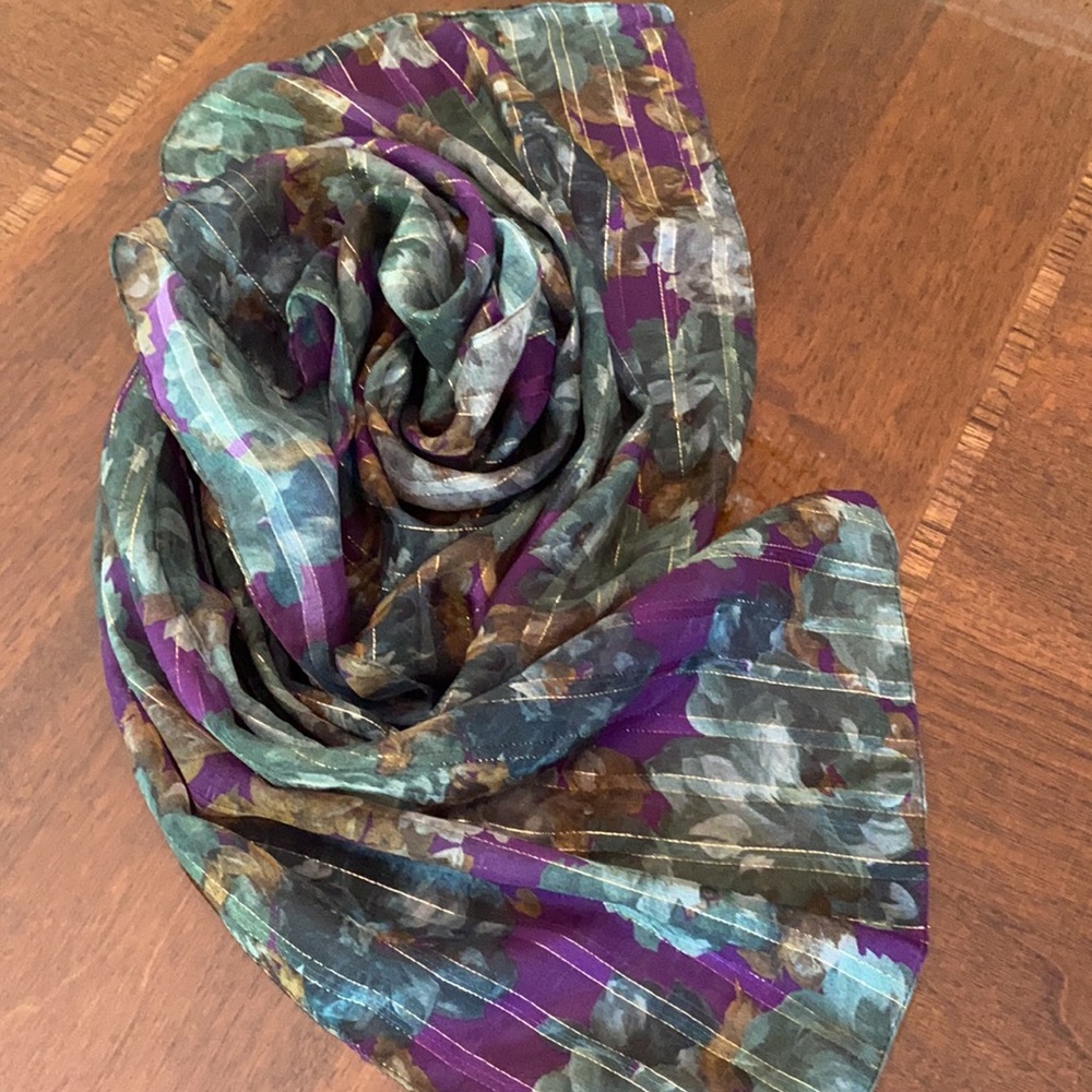 Lovely designer floral pattern multicolored scarf - Picture 7 of 10